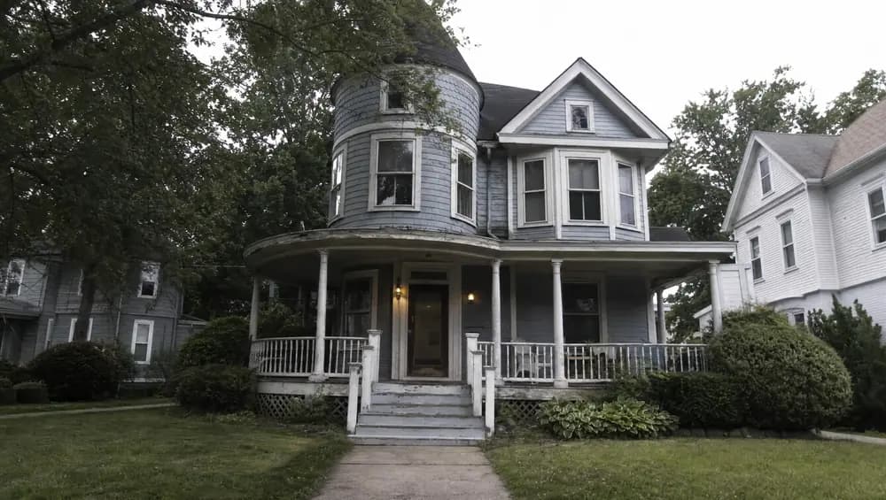 Cash home buyer making a fast offer on a Cherry Hill NJ house. As-is sale, no repairs or fees required