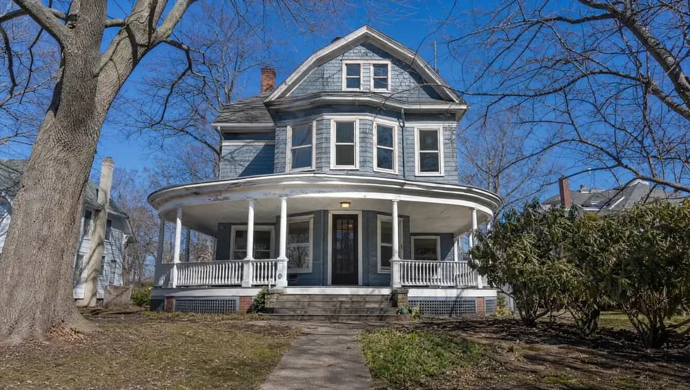 Sell my house fast Sicklerville NJ. Cash home buyer reviewing an as-is property in Winslow Township for a same-day offer